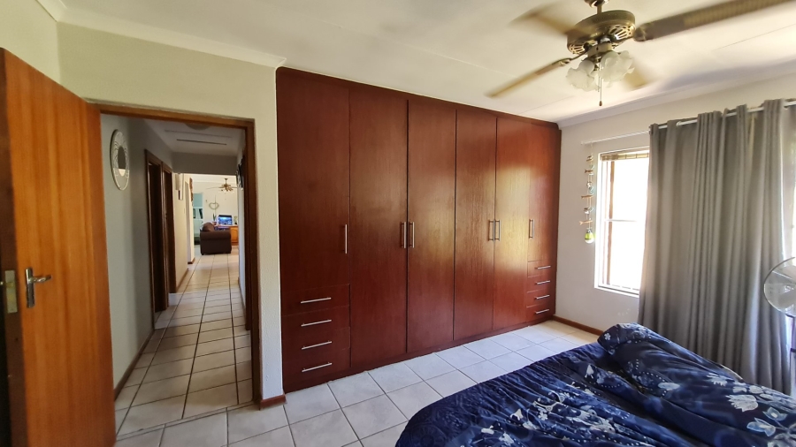 3 Bedroom Property for Sale in Dana Bay Western Cape